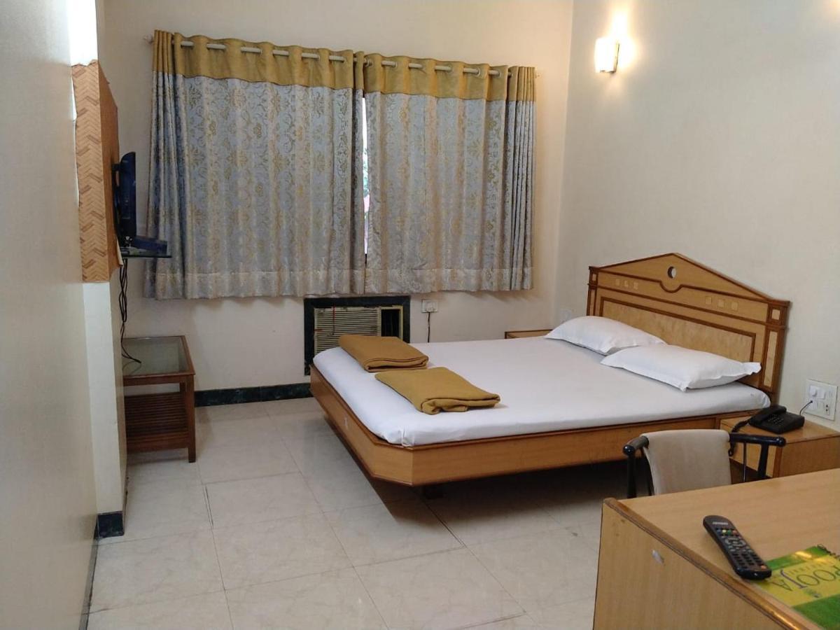 Pooja International Nashik Hotel Exterior photo
