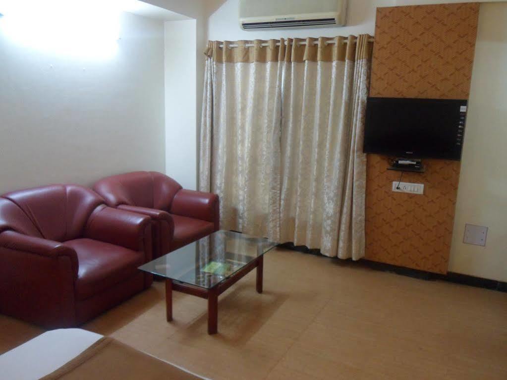 Pooja International Nashik Hotel Exterior photo