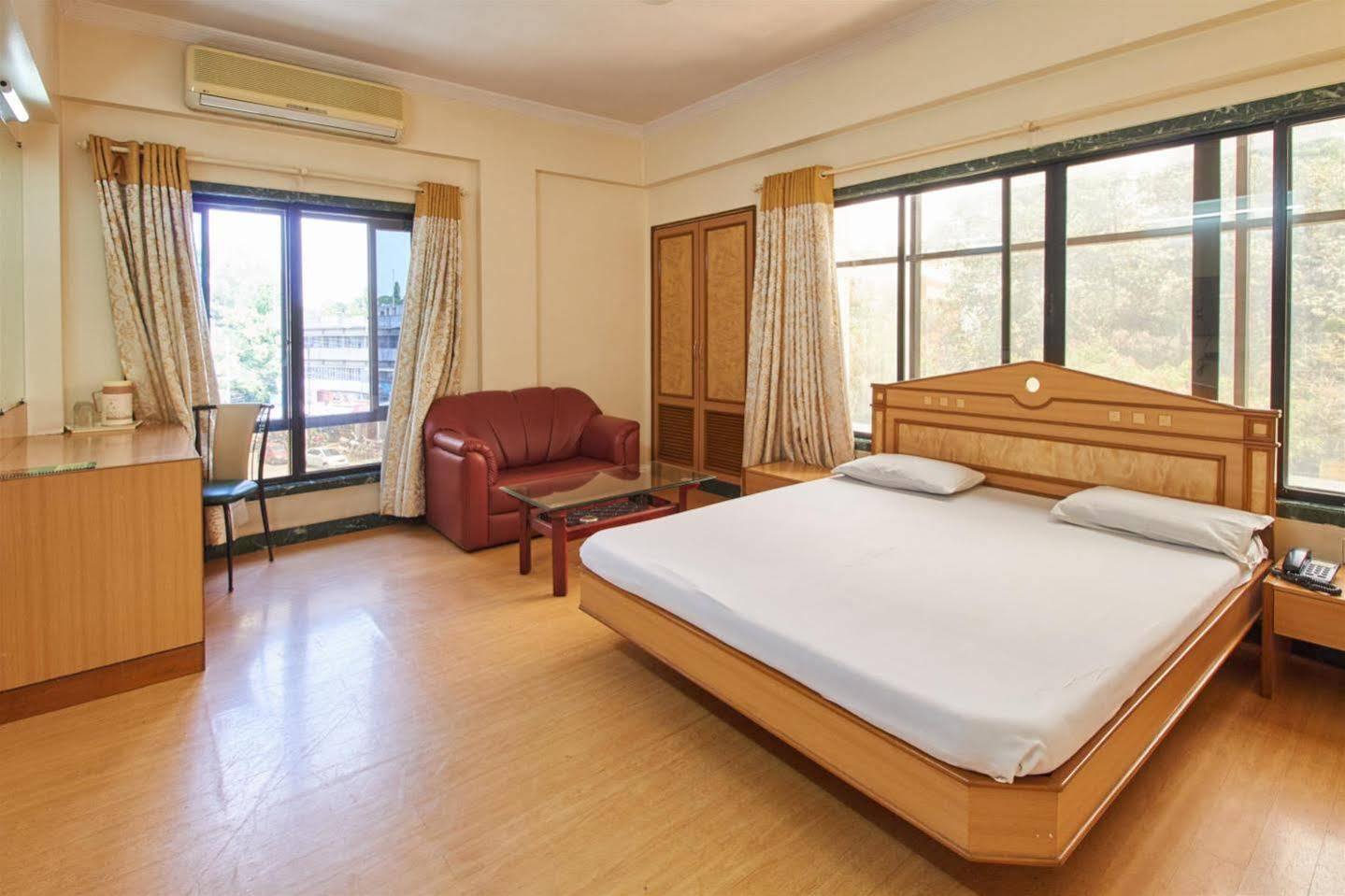 Pooja International Nashik Hotel Exterior photo